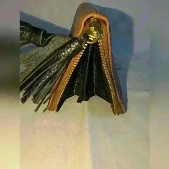 Brown Pebble Leather Fossil Zipper Wallet with Black Leathers Tassle - Picture 7 of 7